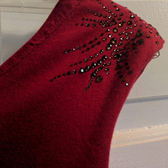 Bright red to with sparkle should detail - Picture 6 of 6
